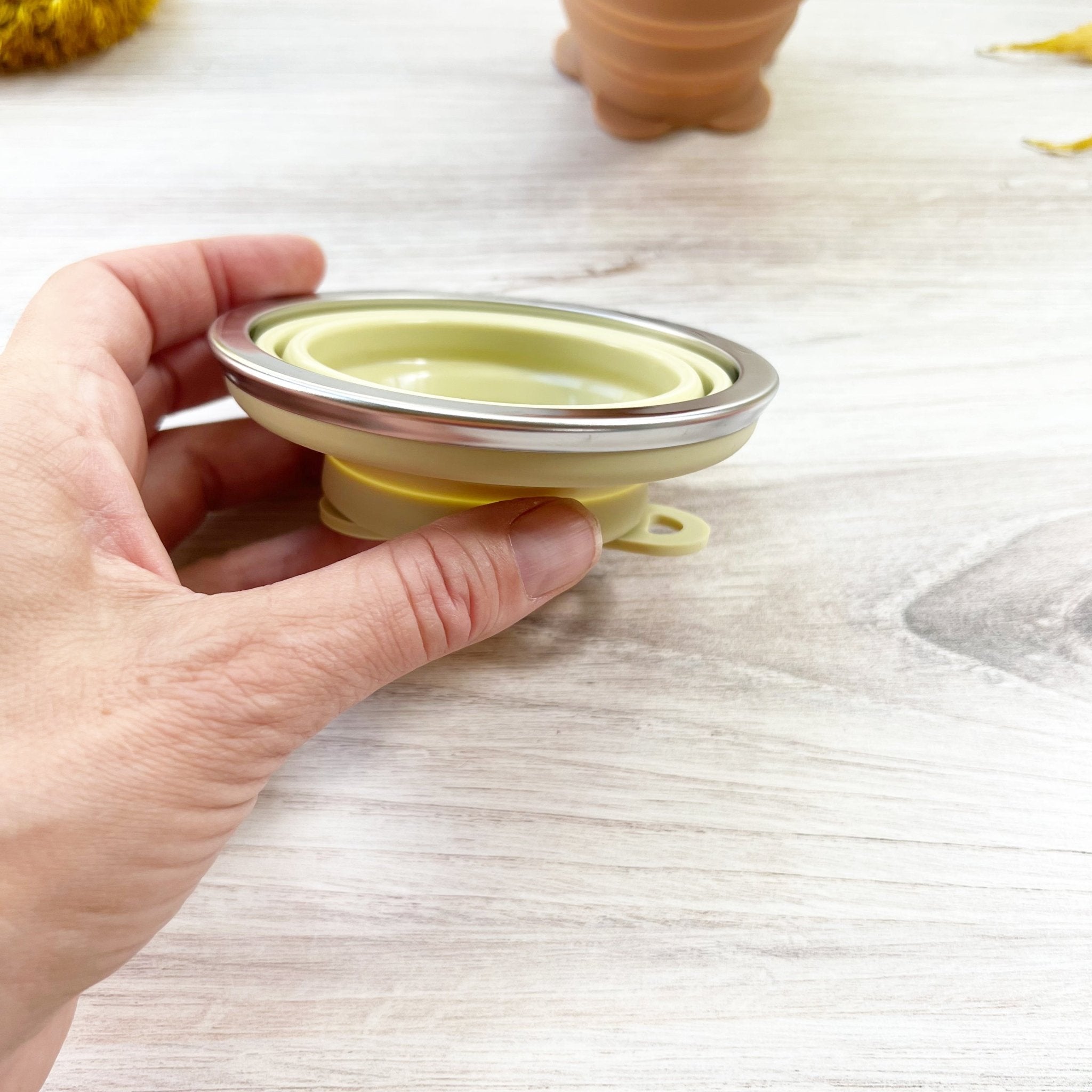 Collapsible Water Cup for Plein Air Painting